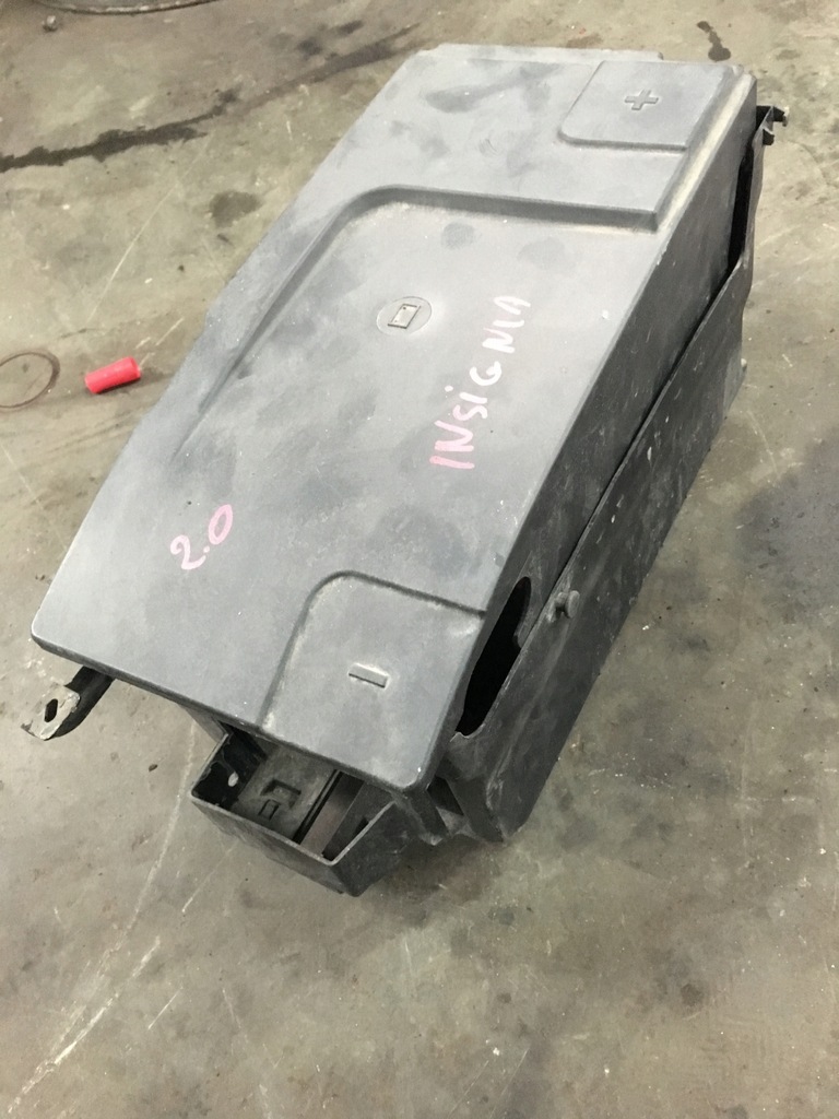 фото №1, Opel insignia корпус акумулятор