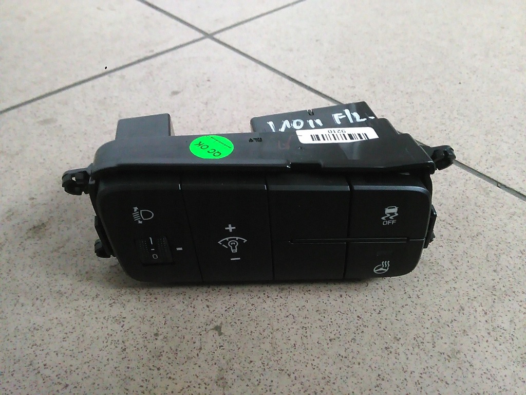 фото №1, Hyundai i10 ii lift 2016-19 панель переключатели