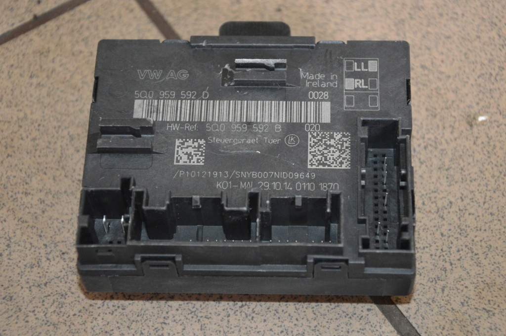 фото №1, Audi s3 8v модуль дверь 5q0959592b