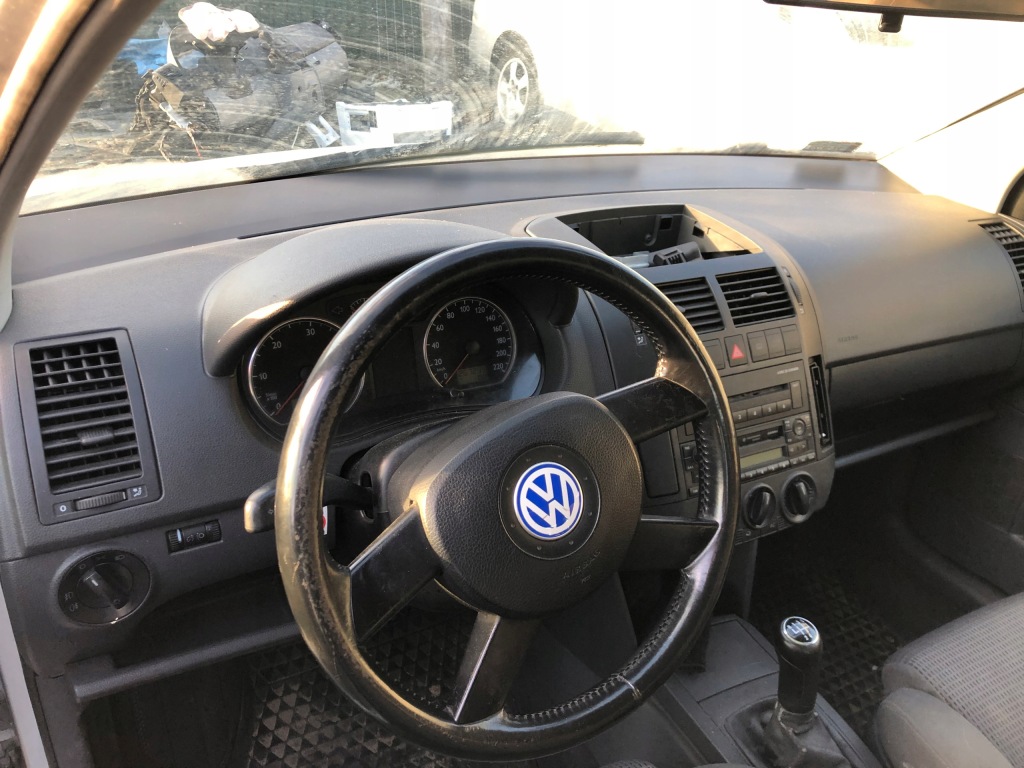 фото №1, Vw polo панель фары 9n консоль приборная панель подушка безопасности ремни запчасти