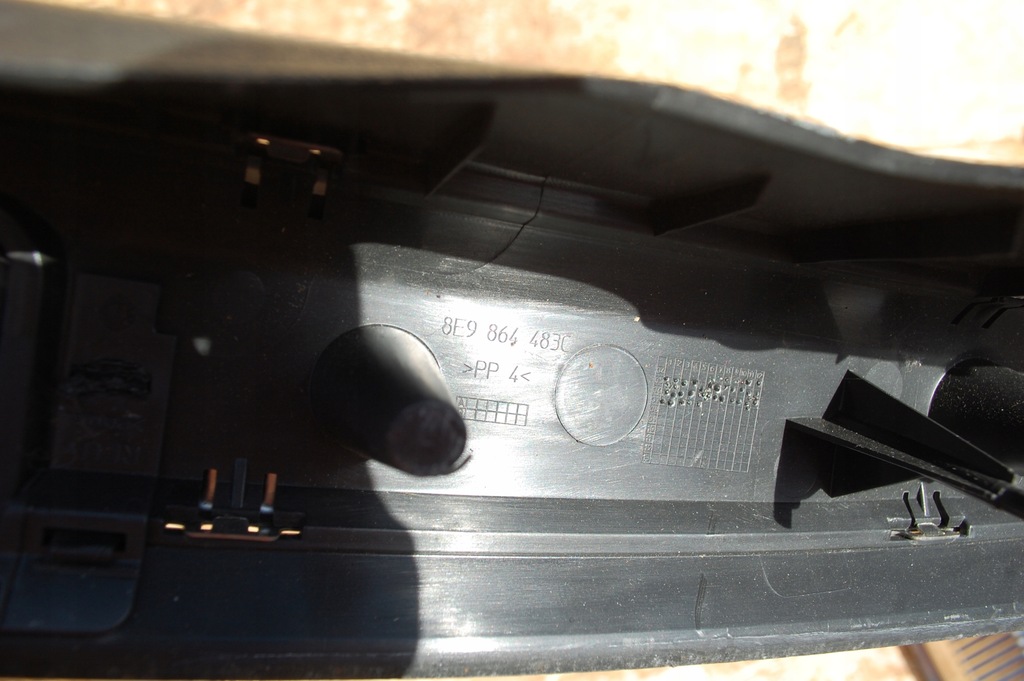 фото №10, Накладка защита поперечина багажника audi a4 b7