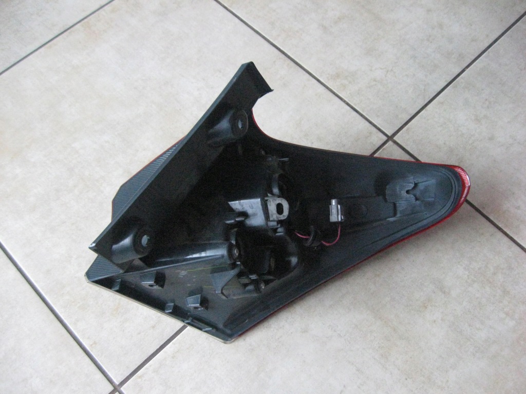 фото №4, Левая лампа задняя - led - toyota auris ii - lift - hb