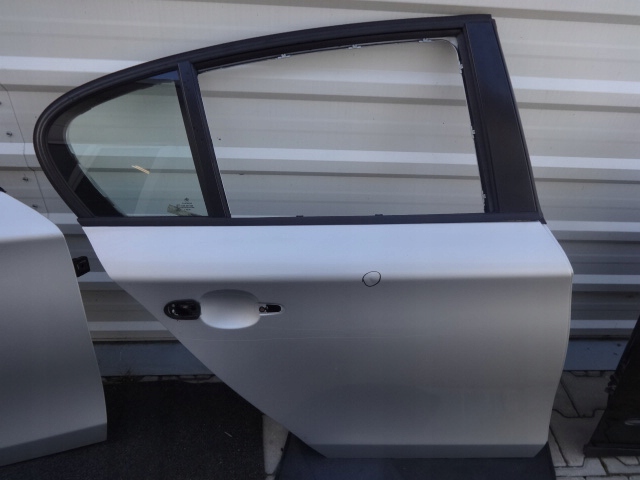 фото №1, Bmw 1 e87 двері праве задня задні titansilber