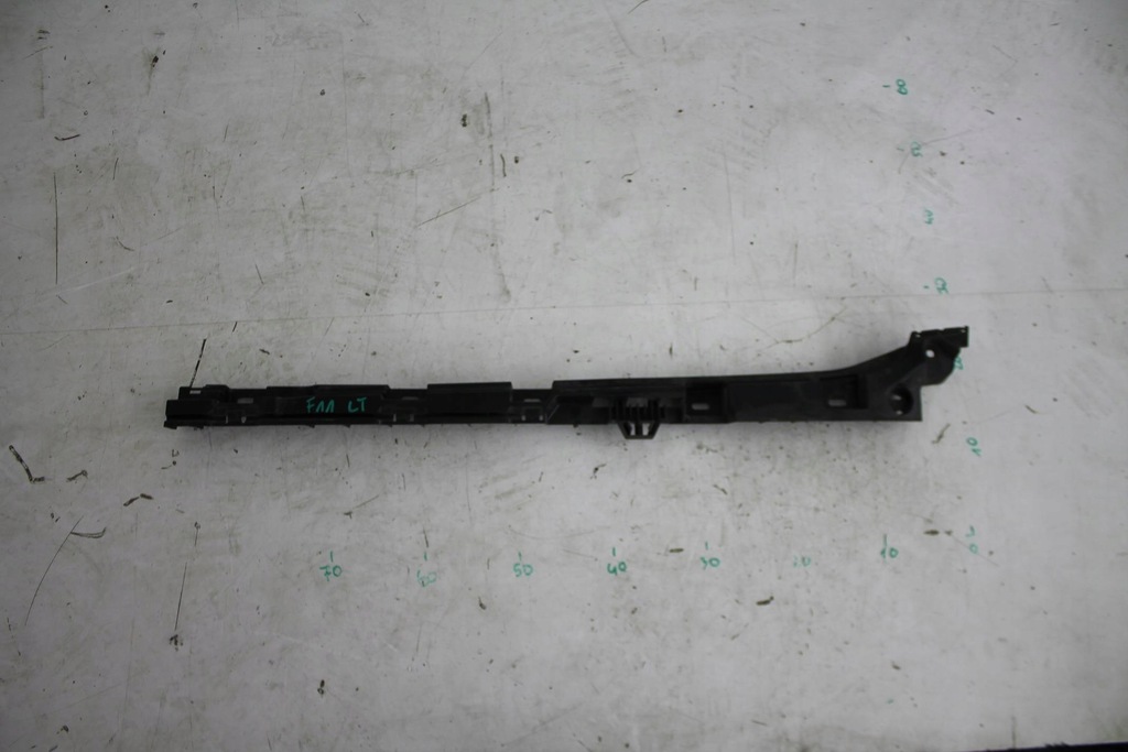 фото №1, Направляющая кронштейн порог левый задняя 7204021 bmw f11