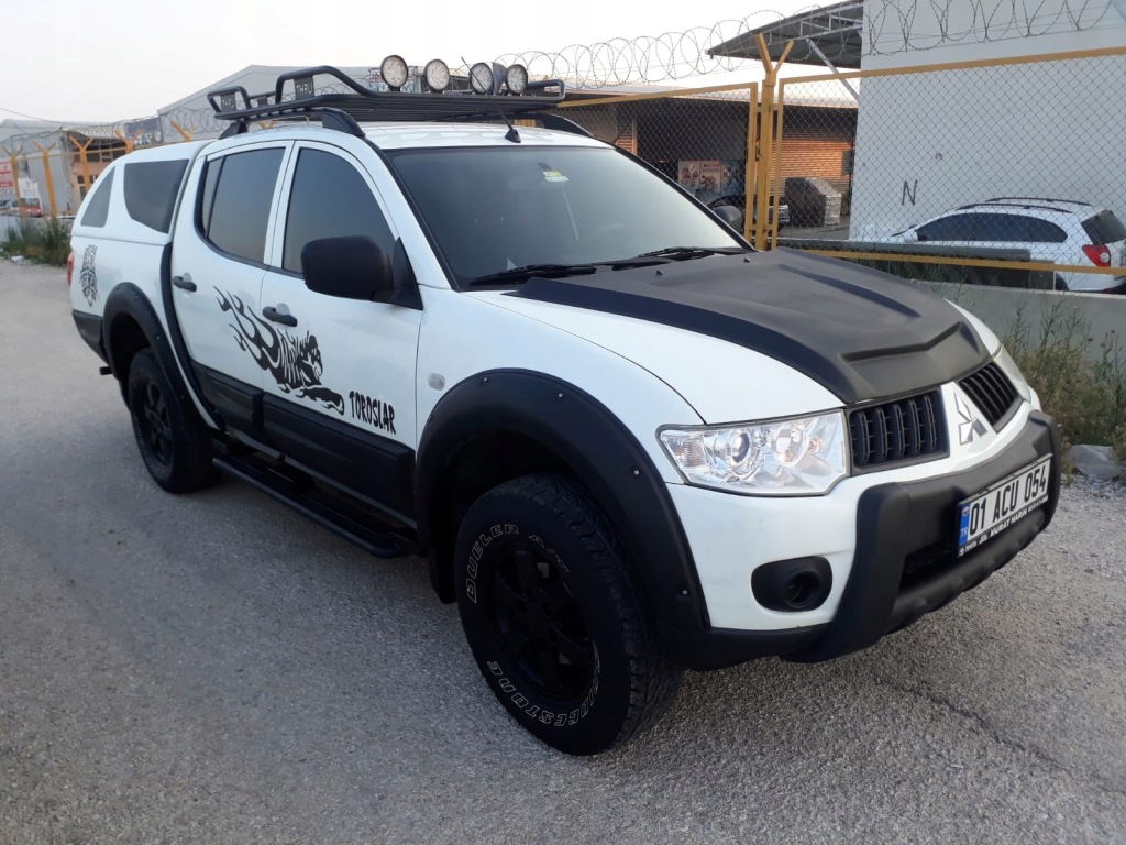 Mitsubishi l 200 2015+ накладка на передня капот в Україні