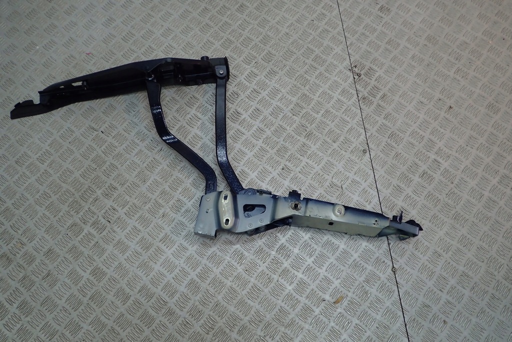 фото №1, Porsche 991 911 targa петля крышки r 99151415201