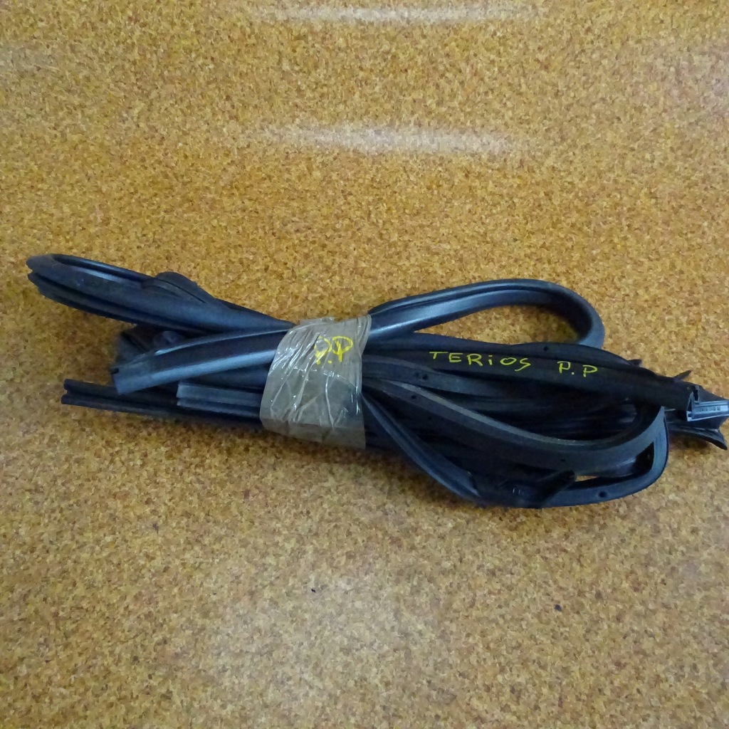 фото №1, Daihatsu terios 07r прокладка двері перед правий