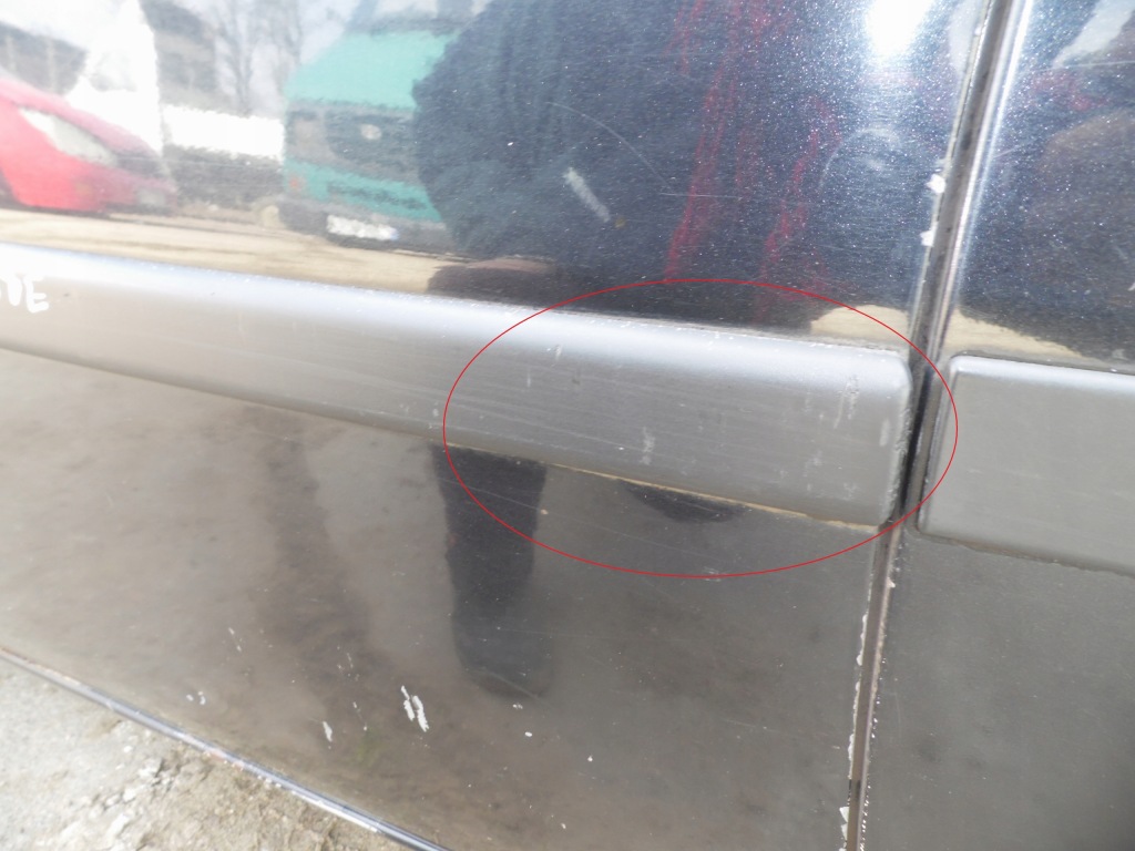 Молдинг дверна ліва перед передня fiat idea i Недорого