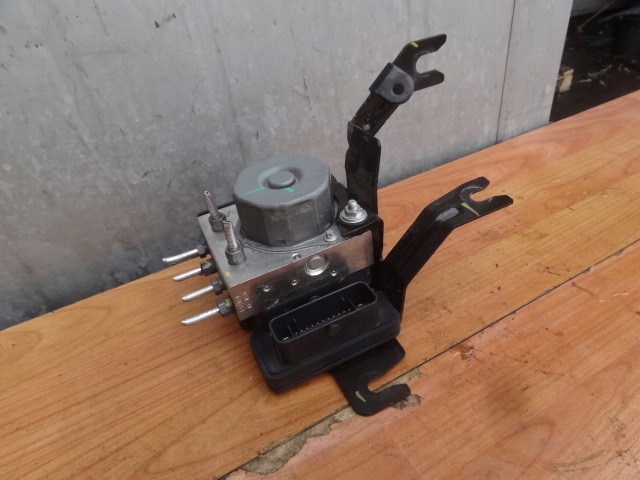 фото №1, Dacia logan ii 2017 0,9 tce насос abs 476603249r