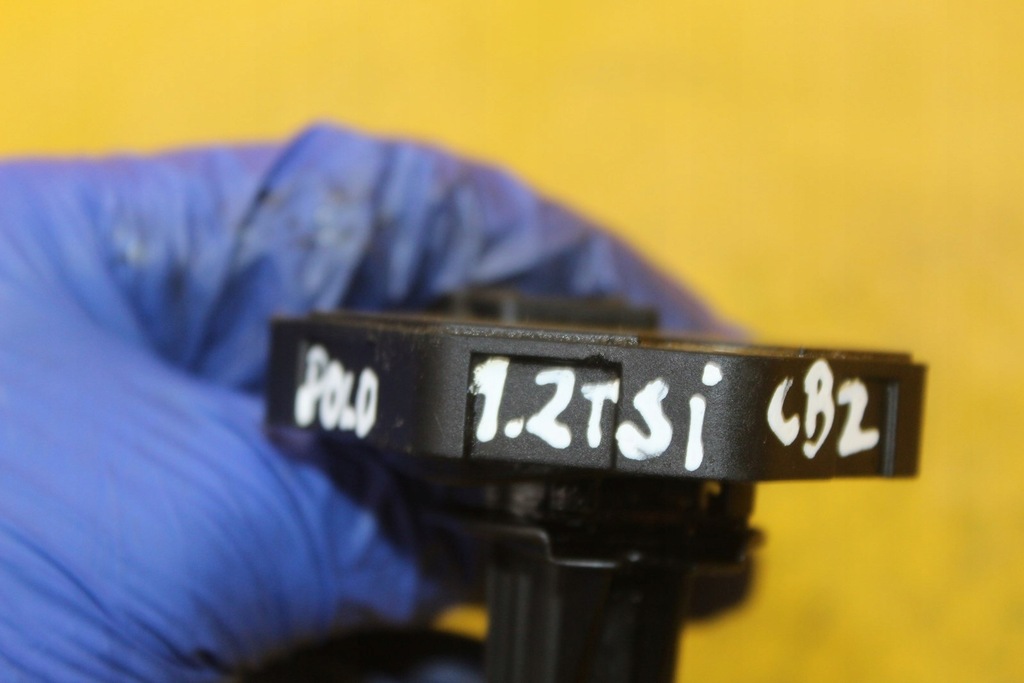 фото №7, Датчик масла vw polo iv 1.2 tsi 03c907660m