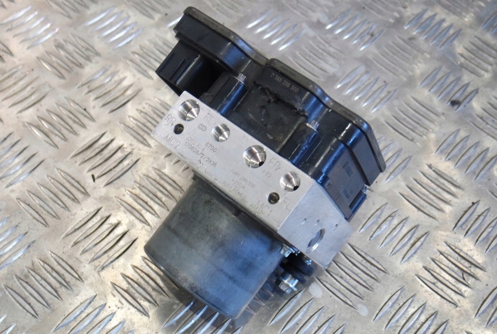 фото №1, Насос abs maserati levante 670102045