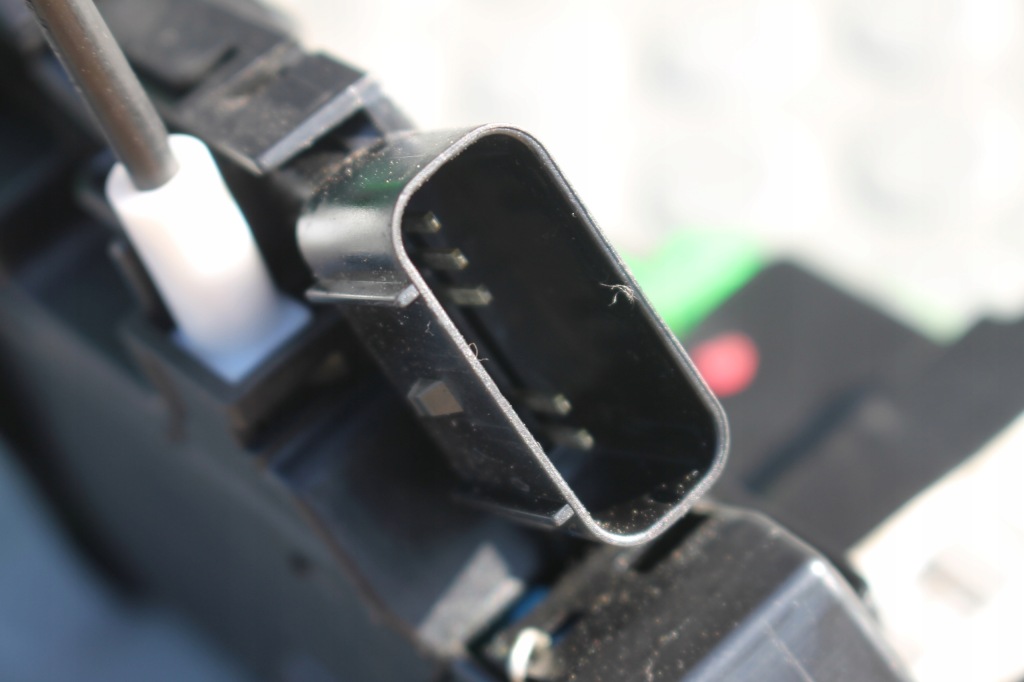 фото №3, Hyundai оригинальный номер 81310-a2030