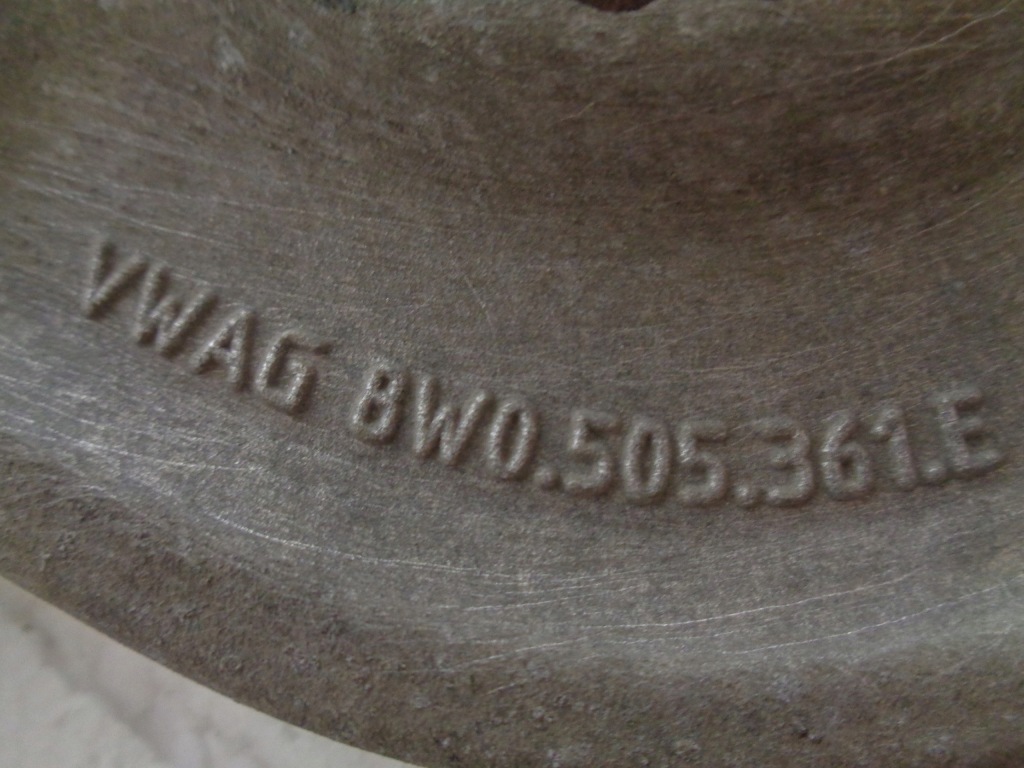 Audi a4 b9 a5 8w рычаг левый правый задний  8w0505324f Доставка