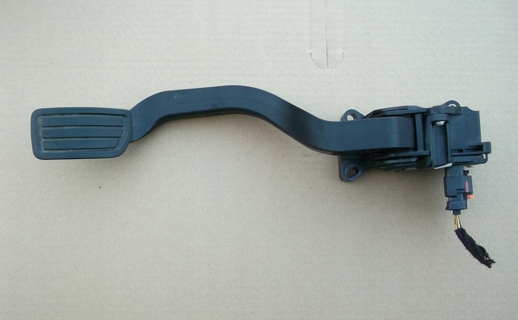 фото №1, Peugeot 308 ii t9 потенциометр педаль газа