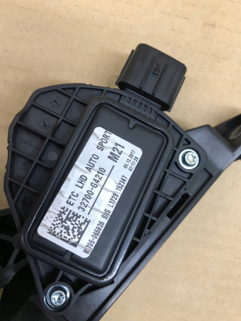 фото №5, Hyundai i30 iii педалі gaz зчеплення гальмо комплект europa