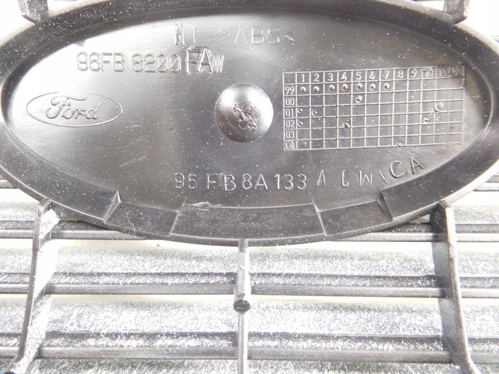 фото №5, Решітка радіатора ford fiesta mk4 ford courier 1021902