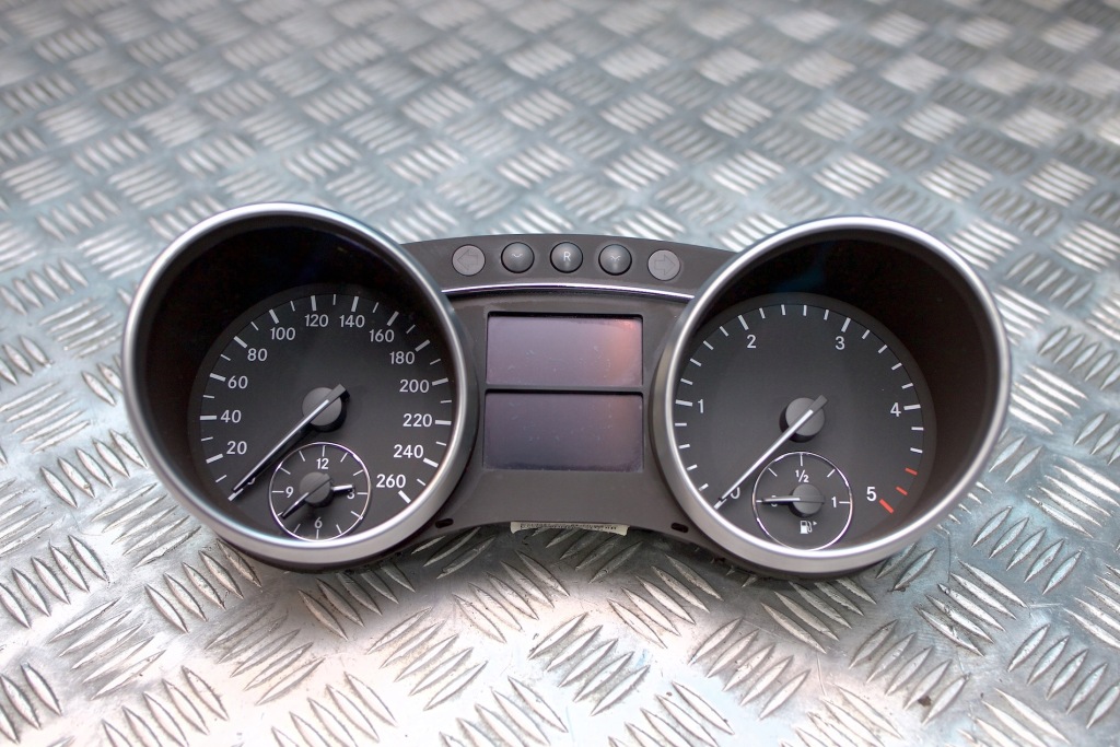 Купити Mercedes ml w164 лічильник прилади 4,2 cdi a164540894