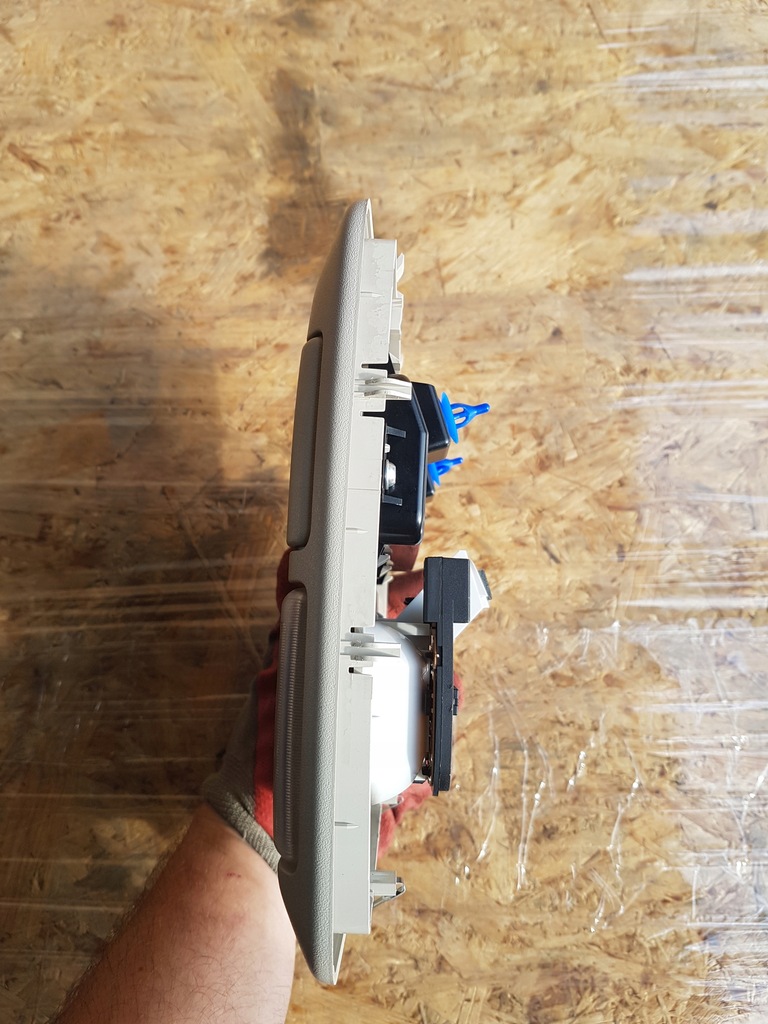 фото №4, Land rover discovery iv лампа потолочный