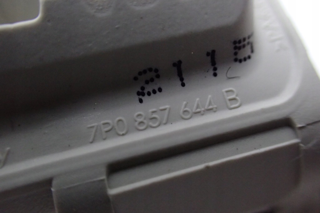 фото №4, Vw touareg 7p6 ручка потолочный 7p0857644b