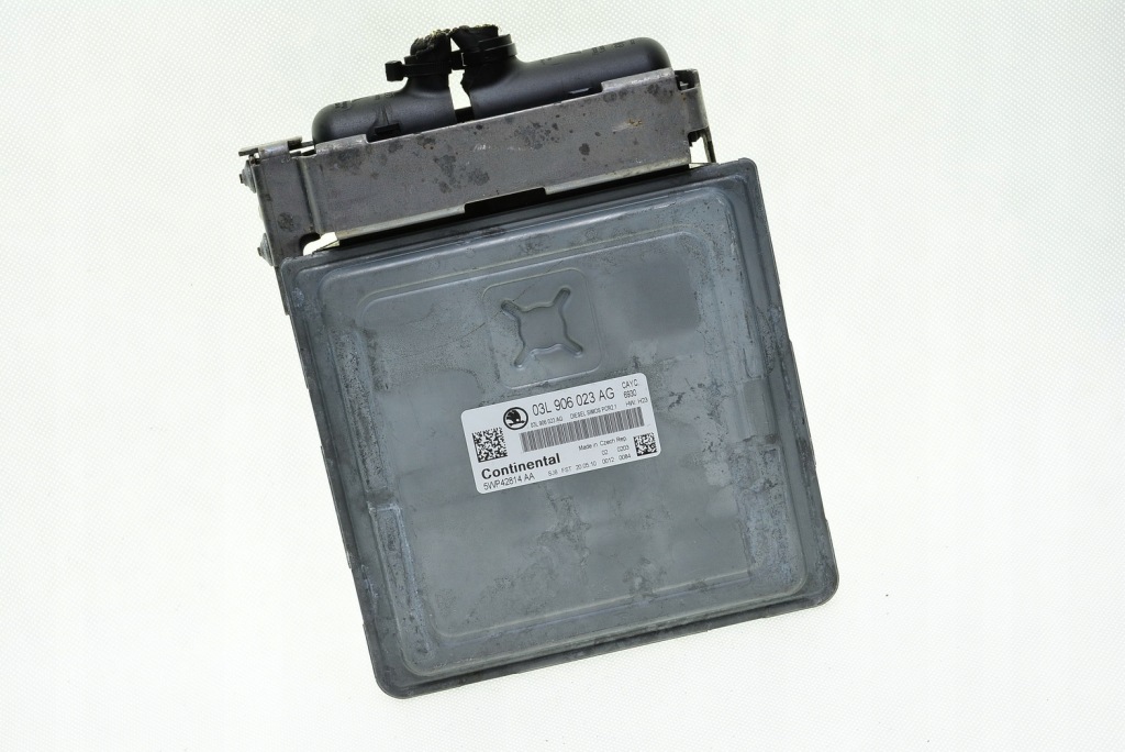 фото №1, Бортовой компьютер octavia 1.6 tdi 03l906023ag 5wp42814aa