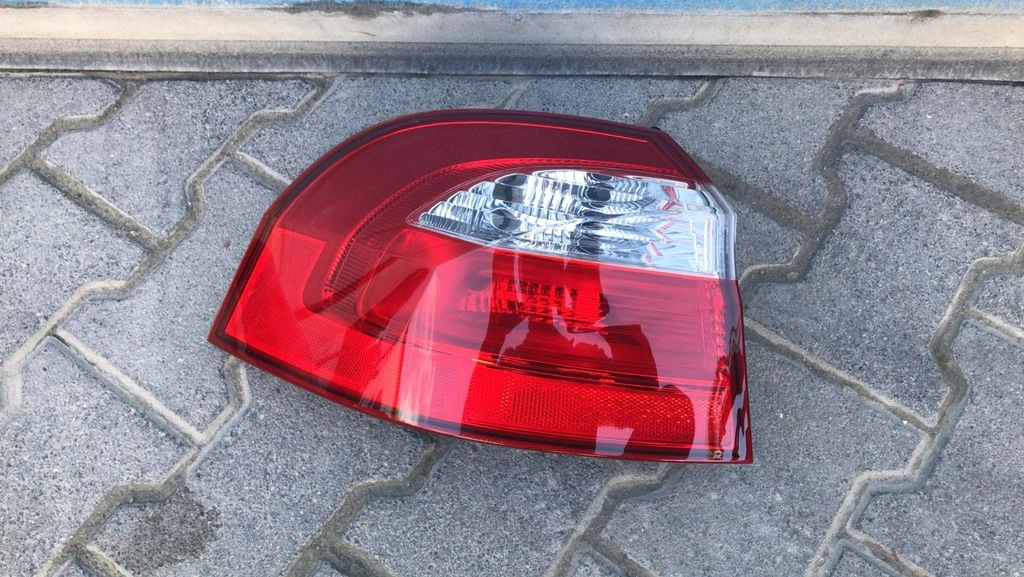 фото №1, Kia rio 2011- лампа задняя левая