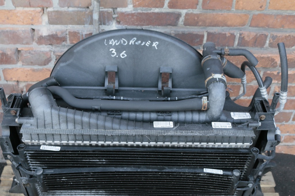 фото №4, Радиатор land rover discovery iv 3.0 d 3.6