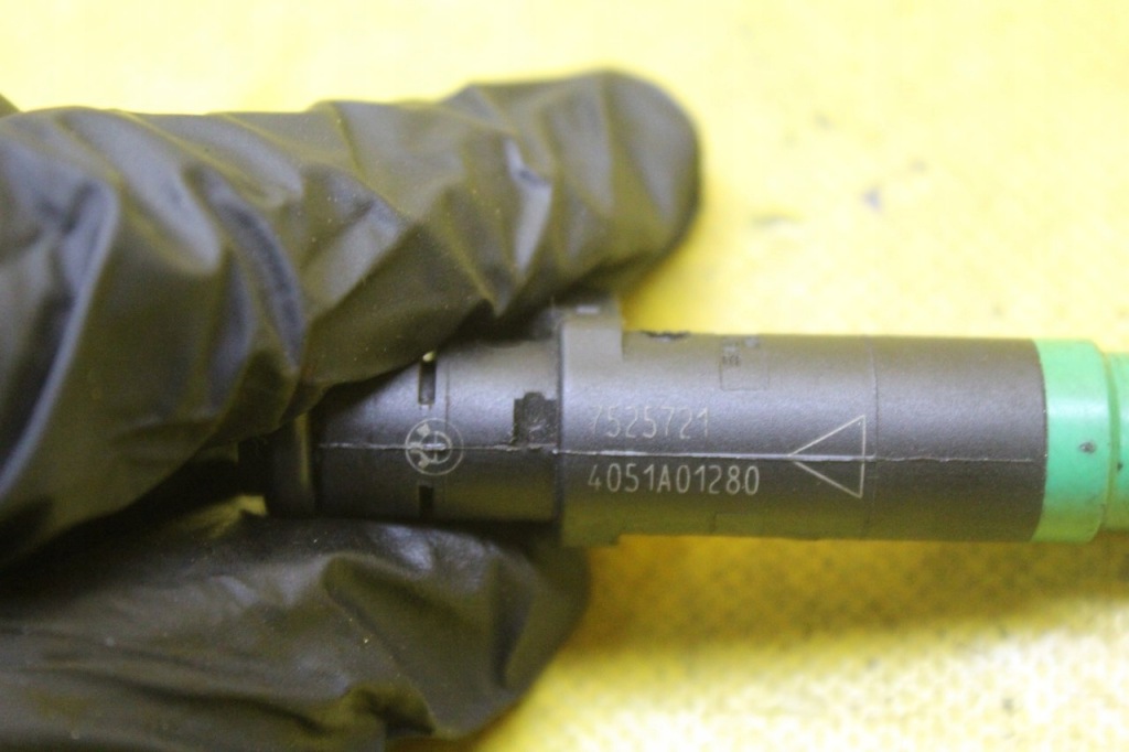 Инжектор форсунка bmw e60 4.4 b 7525721 в Украине