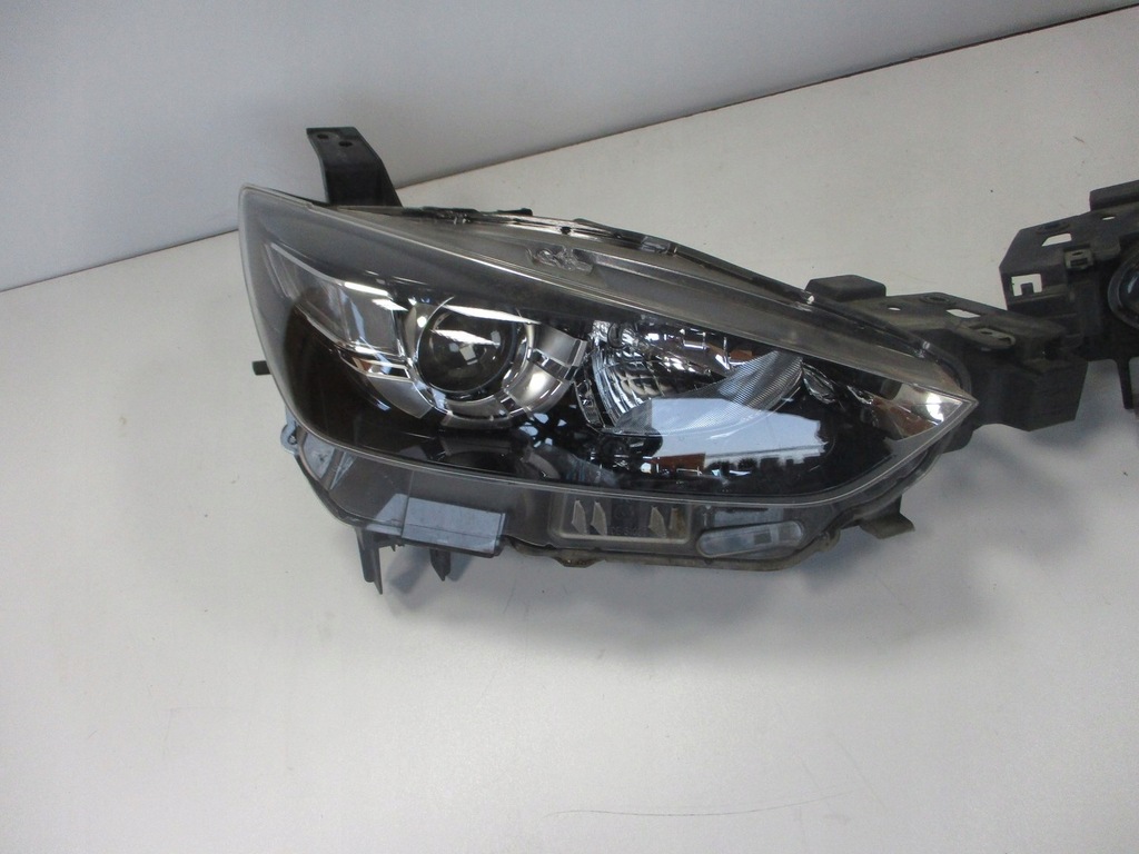 фото №2, Лампа перед mazda cx3 правая