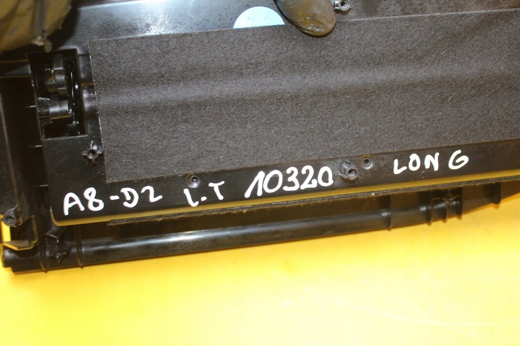 фото №7, Бардачок дверь левый задняя audi a8 d3 long чёрный