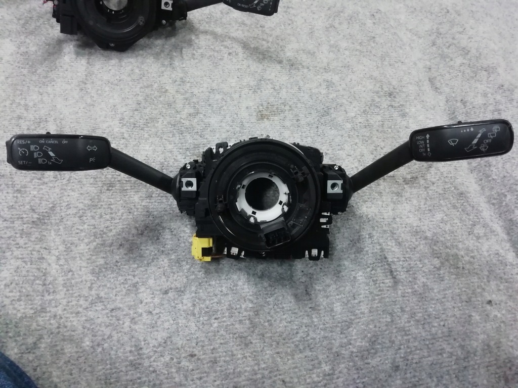 фото №1, Vw golf7 5q0953549 лента переключатели