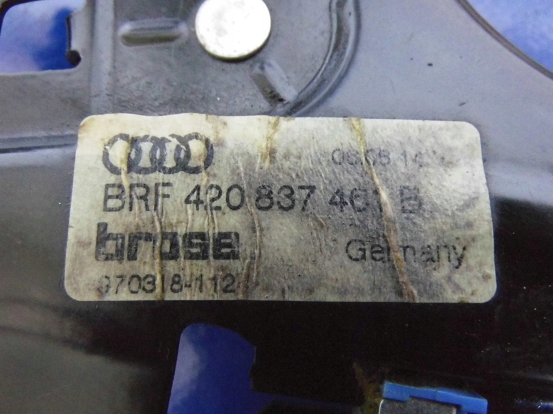 фото №3, Підйомник скло лівий перед 420837461b audi r8