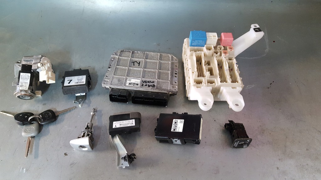 фото №1, Toyota verso 2,0 d4d бортовой компьютер 89661-0f150