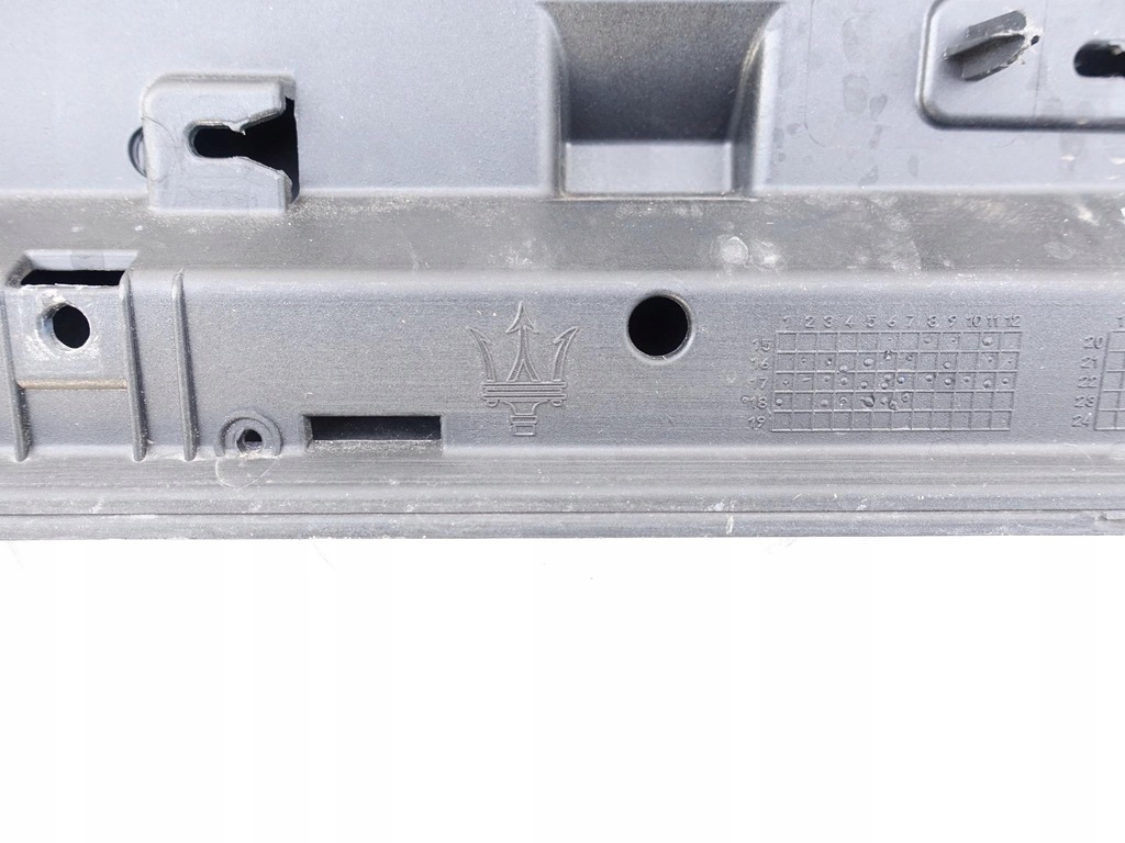 фото №7, Maserati levante молдинг дверь перед 670035235