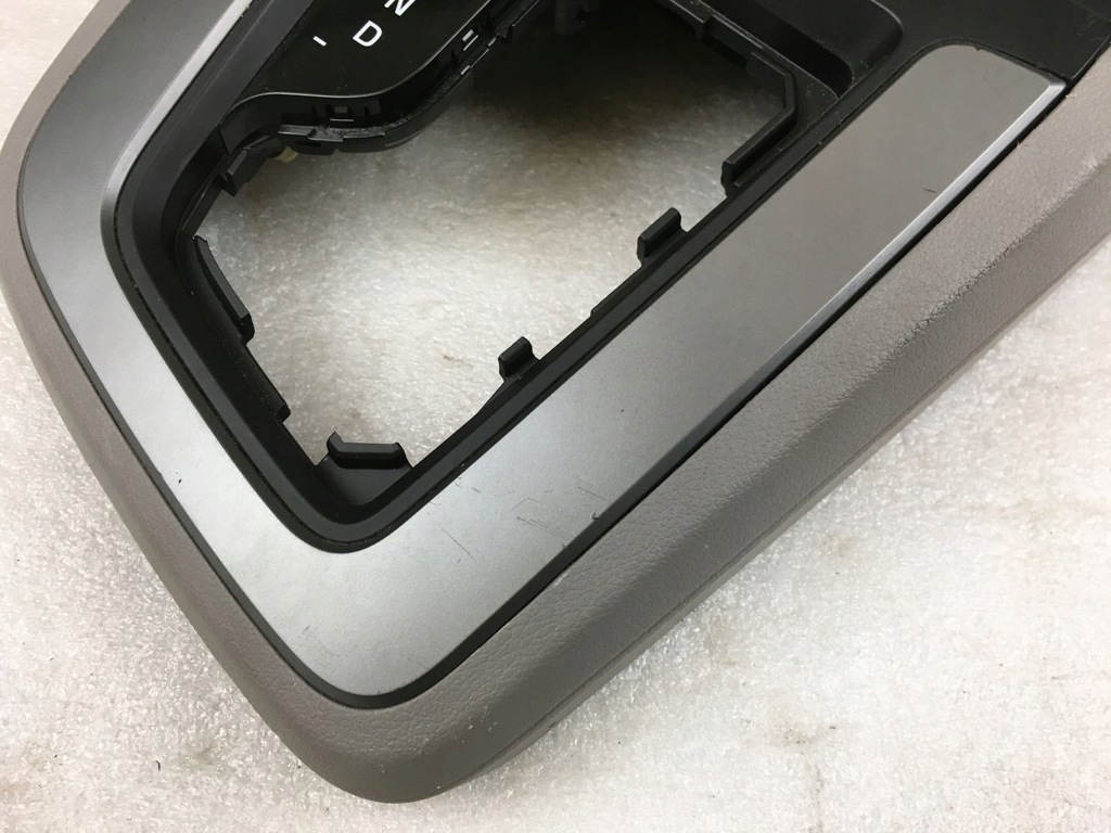 фото №8, Hyundai elantra 16- рамка переключения передач бардачок