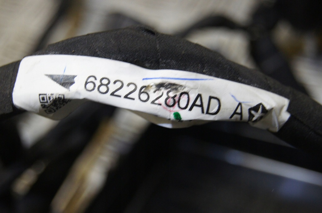 фото №8, Електропроводка джгут відсік 3.6 challenger 2015-18