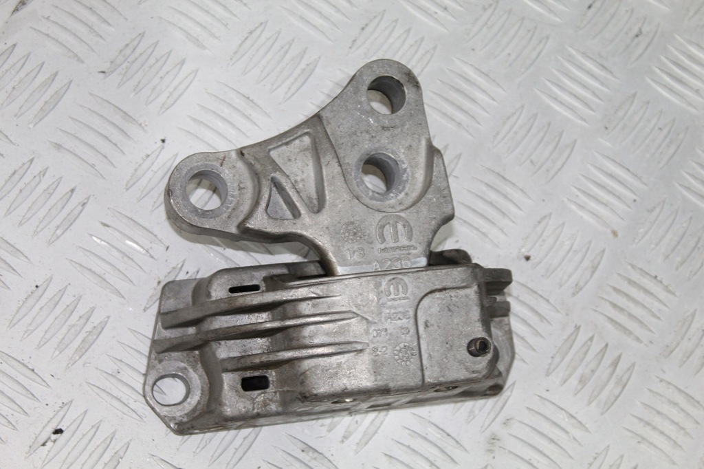 фото №1, Кронштейн подушка двигуна jeep renegade 00520259080
