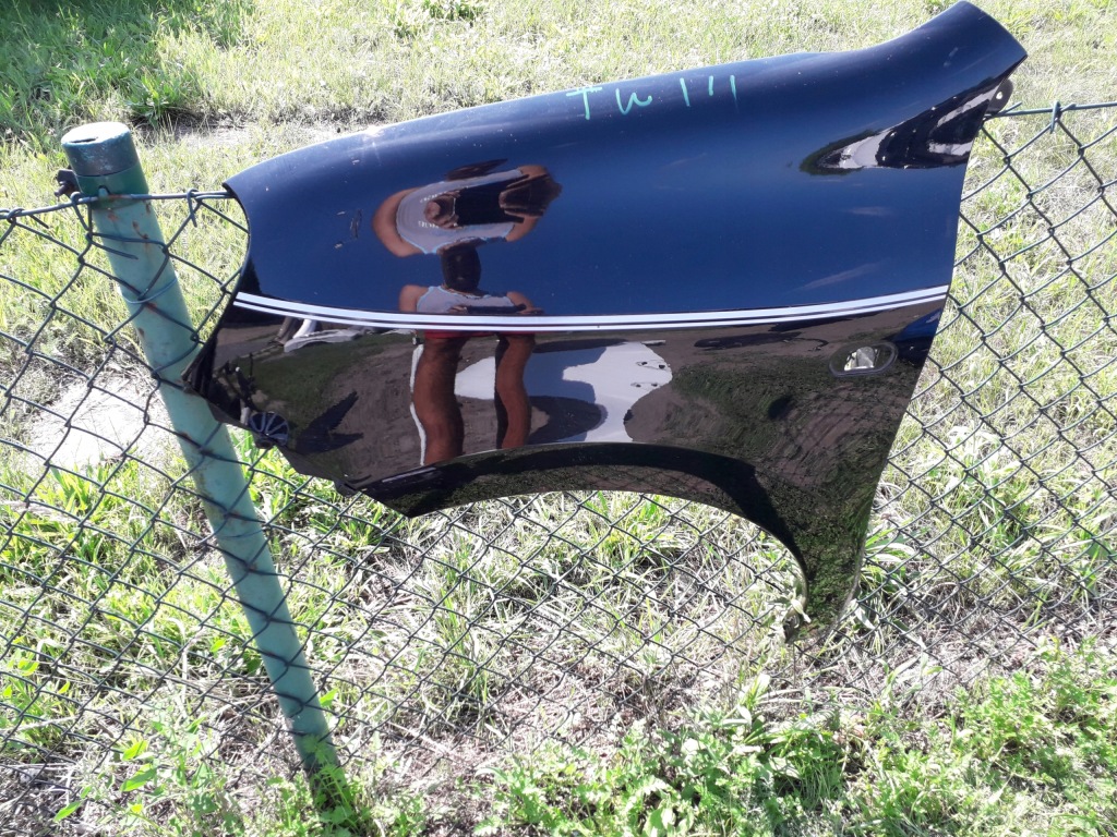 Купити Крила передній лівий renault twingo iii 14-