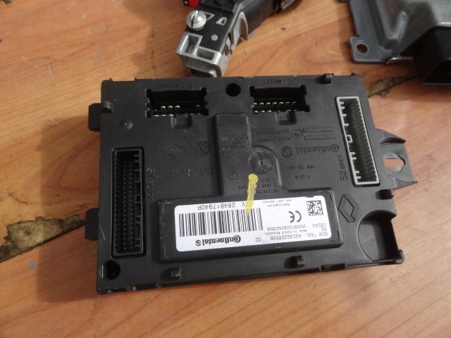 фото №6, Dacia sandero ii 2018 lift 1,0 sce бортовий комп'ютер набір