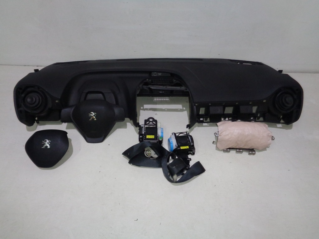 фото №1, Peugeot 108 приборная панель консоль подушка безопасности ремни комплект