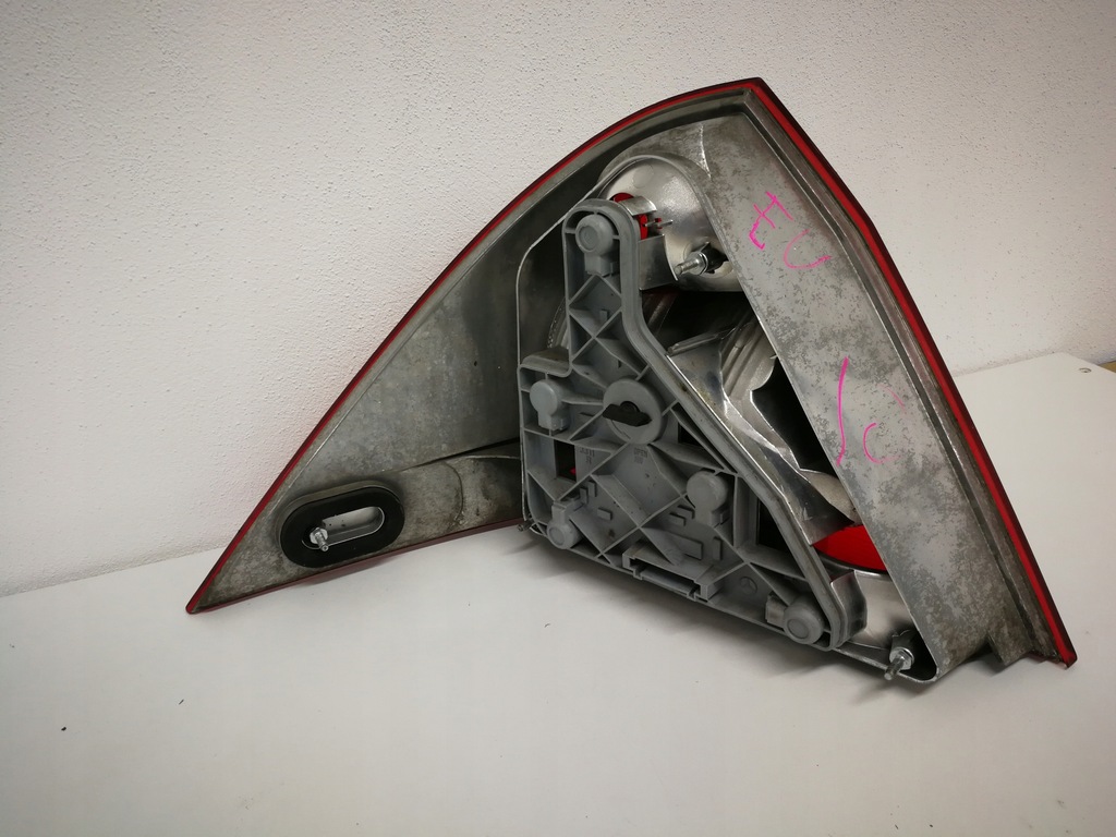 фото №6, Mercedes w203 лампа задня права sedan комплектна