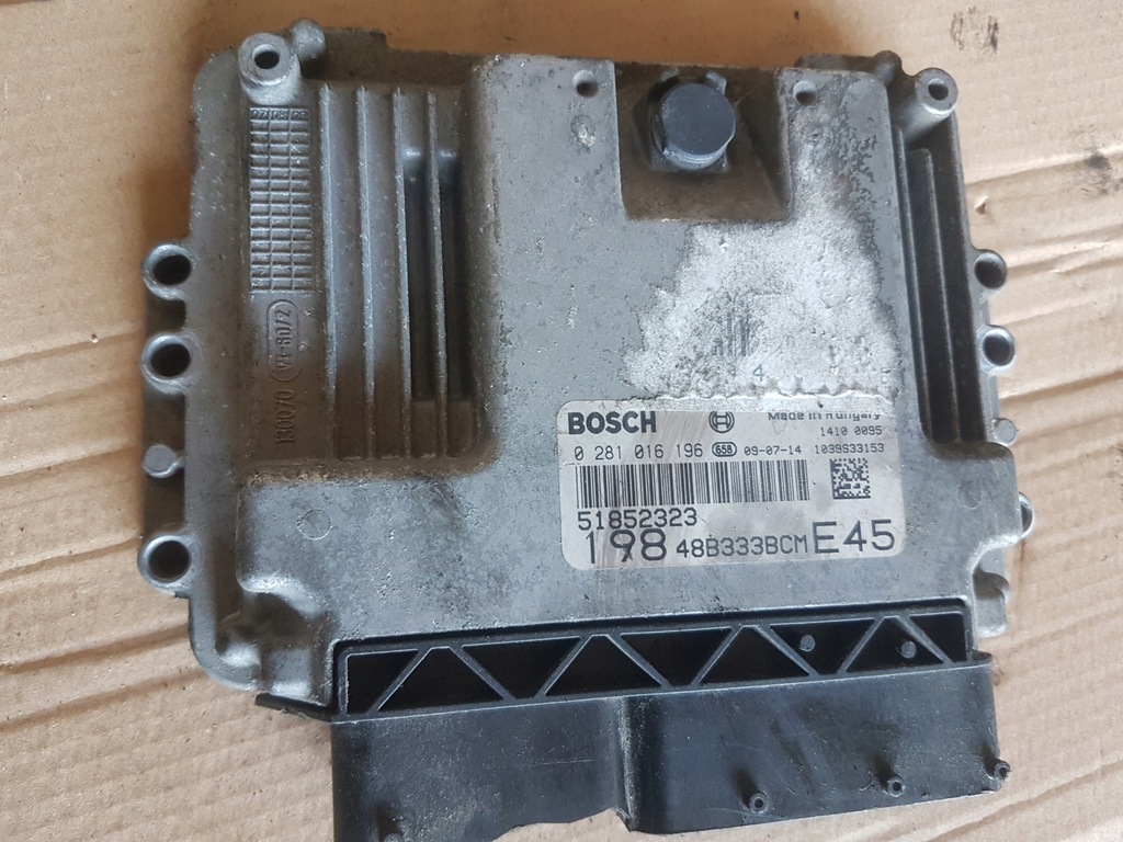 фото №1, Бортовой компьютер двигателя 0281016196