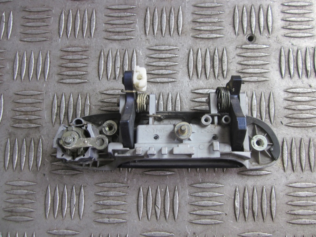 фото №2, Ручка лівий перед mazda premacy 01-05r 22a