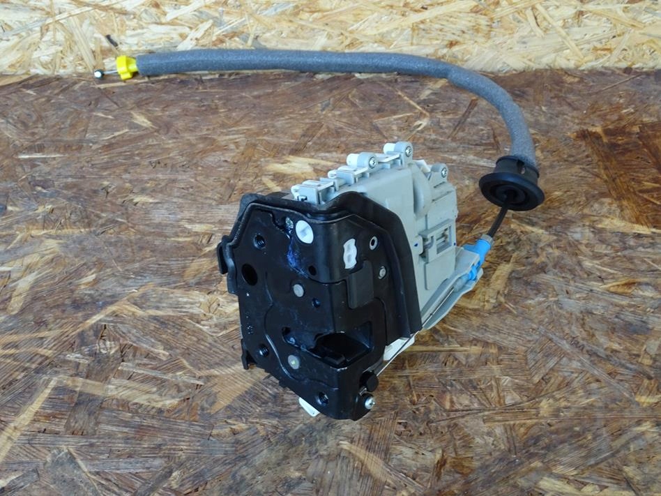 фото №1, Audi q3 8u замок двері перед передній лівий 8j2837015e