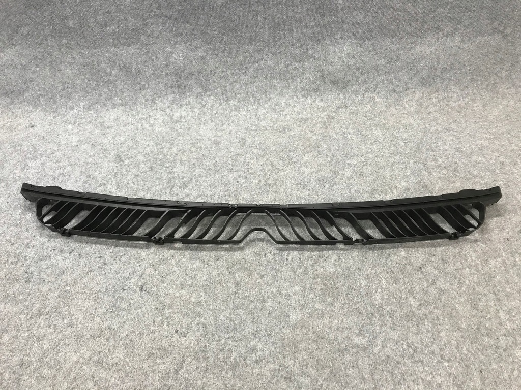 фото №1, Vw touareg 3 iii напрямна бампера задня задній