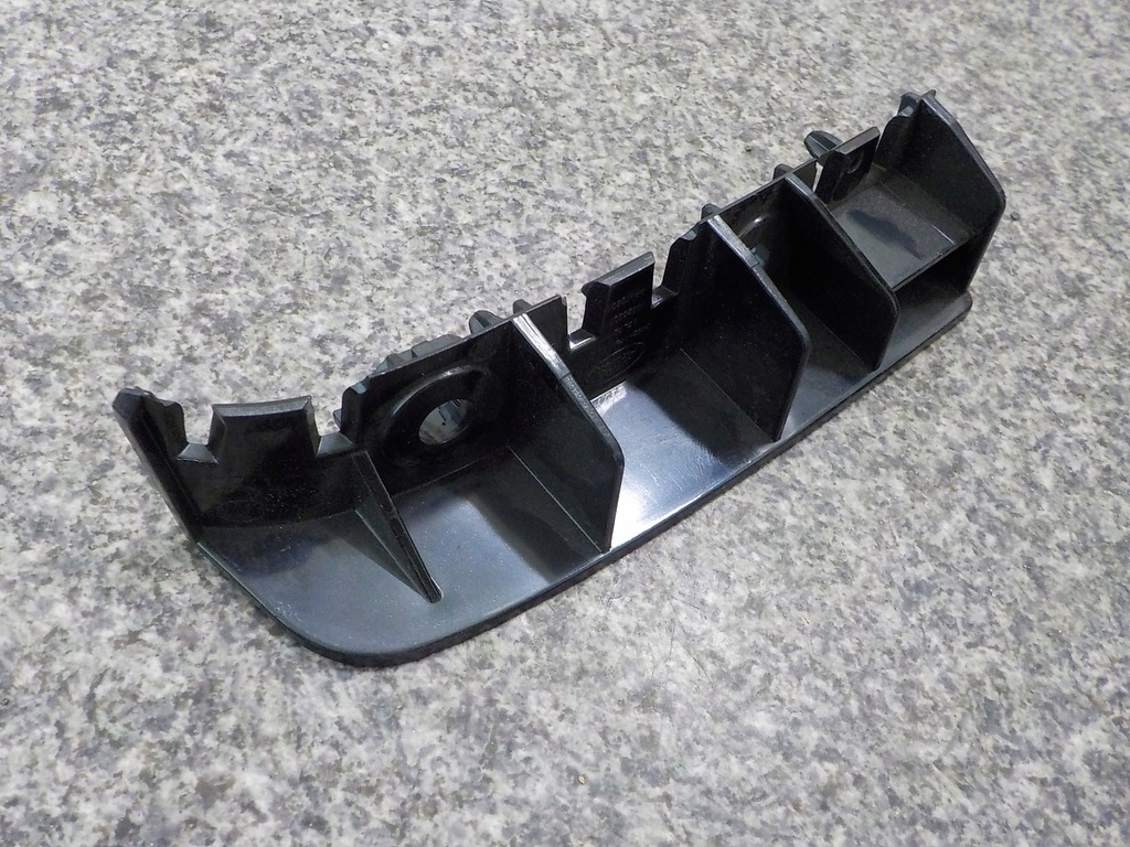 фото №1, Направляющая кронштейн бампера левый задняя discovery 15-