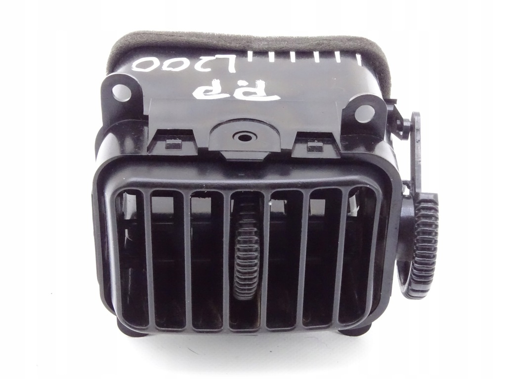 фото №1, Mitsubishi l200 96-06 решётка обдув правый перед