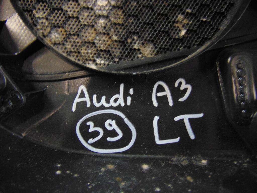 фото №13, Обшивка двері лівий задня audi a3 sportsback 8v4