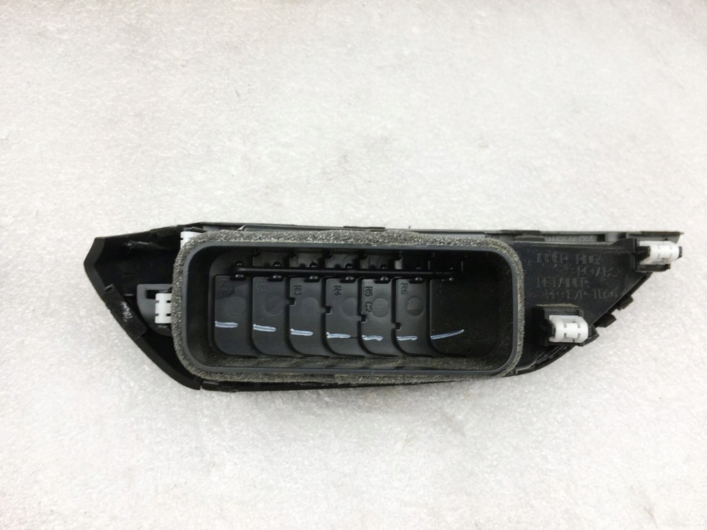 фото №8, Subaru impreza 17 - решітка обдув 66110fl00a