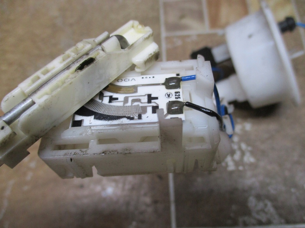 фото №6, Датчик рівня пального audi a6 c5 4b0201317ab 2.7t 4b0201317a 2.5tdi