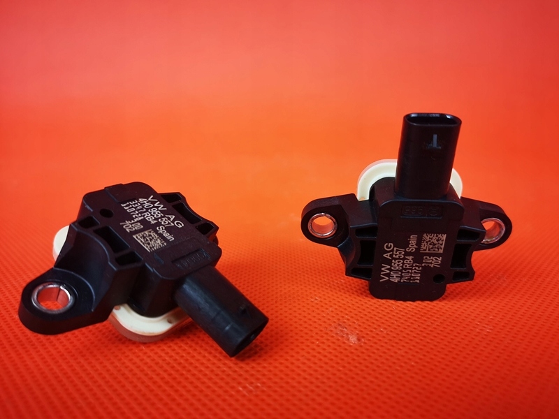 фото №5, Датчик ударный audi оригинальный номер 4h0955557